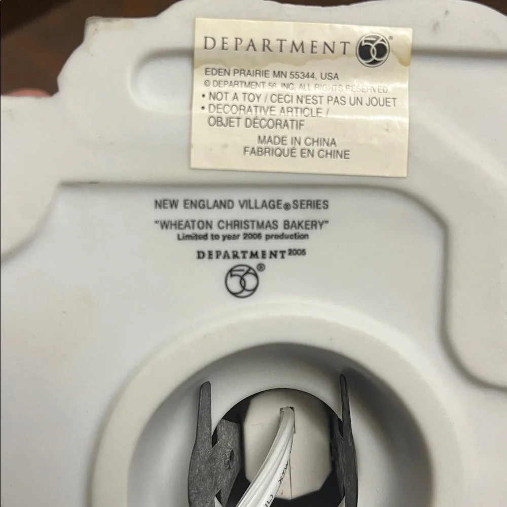 Department 56 Christmas Bakery Holiday Village House - Picture 4 of 10